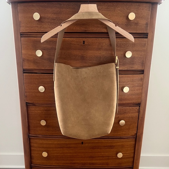 Madewell Essential Bucket Tote - Picture 3 of 6